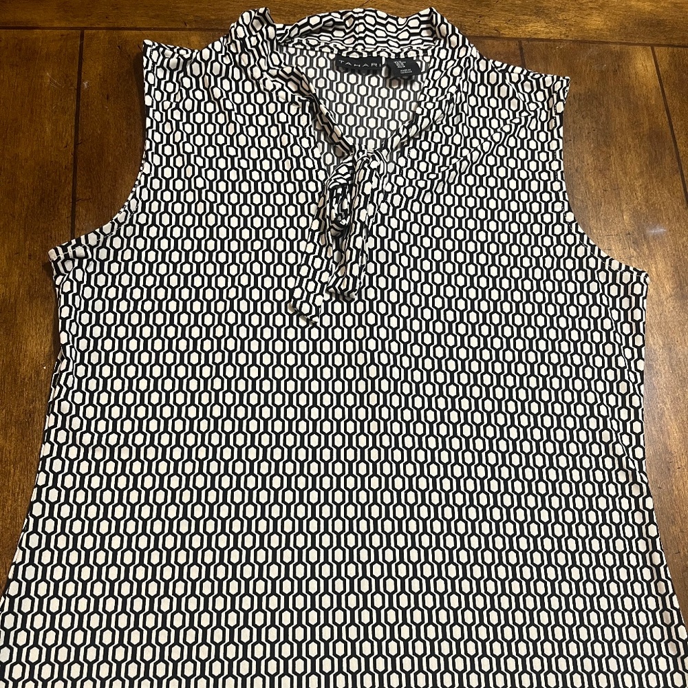 Tahari Sleveless Top
